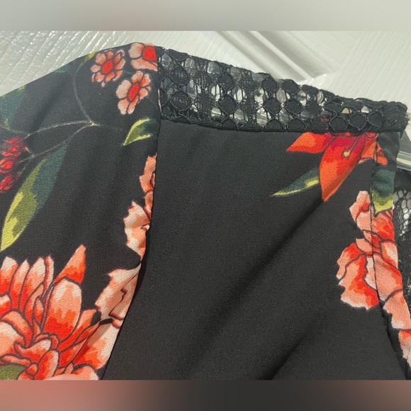 MIAMI Brand Sz-S Black W/Red Floral Pattern Dress - Picture 4 of 7